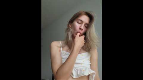 tutti_h @ bongacams on 20230827