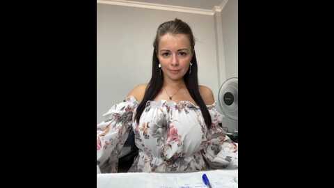Media: 17alisa1717 Bongacams 2023-08-31 13:16:00