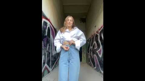 Media: adelaida1001 Bongacams 2023-09-14 13:38:00