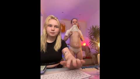 Media: radiants_two Bongacams 2023-09-24 00:10:00