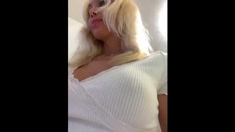 elisa_bet @ bongacams on 20230929