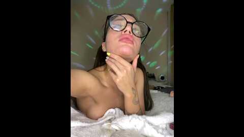 Media: kira2cave Bongacams 2023-10-04 21:54:00