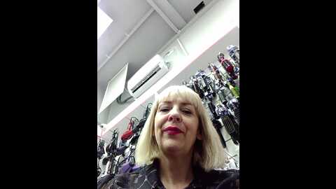 Media: mery8poppins Bongacams 2023-10-18 08:22:00