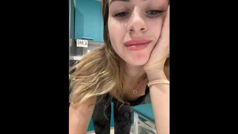 Media: _molly_mae_ Bongacams 2023-10-19 03:42:00