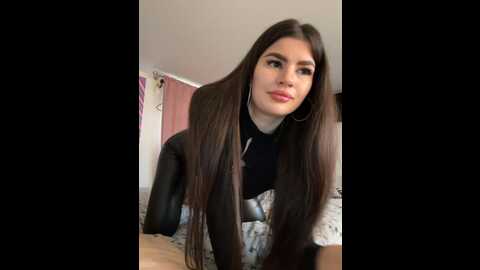 Media: _maybebaby_ Bongacams 2023-10-26 08:30:00