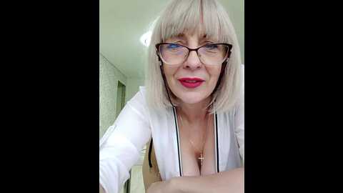 Media: mery8poppins Bongacams 2023-10-28 10:14:00