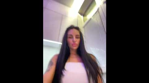 Media: sweetkira25 Bongacams 2023-10-31 22:12:00