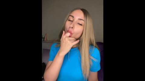 Media: myr_kiss Bongacams 2023-11-03 13:46:00