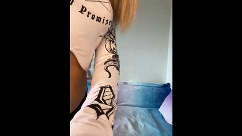 Media: myr_kiss Bongacams 2023-11-04 07:18:00