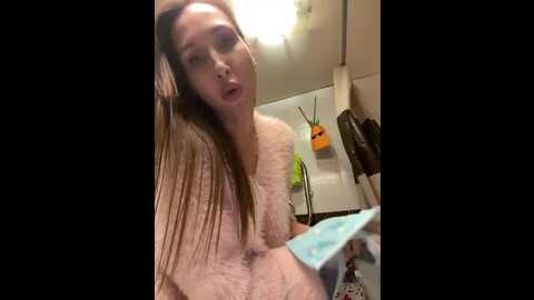 Media: hothoneybabe Bongacams 2023-11-07 06:54:00