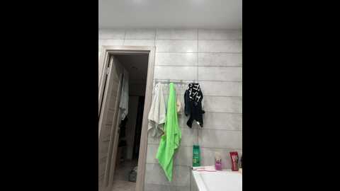 Media: _molly_mae_ Bongacams 2023-11-12 04:00:00