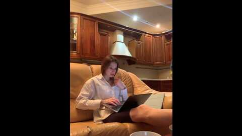 Media: sexy_sweets Bongacams 2023-11-16 01:58:00