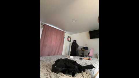 Media: _maybebaby_ Bongacams 2023-11-17 09:22:00