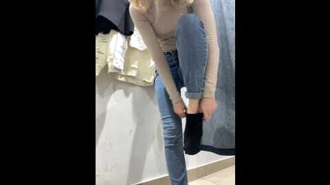 Media: _molly_mae_ Bongacams 2023-11-19 11:53:00