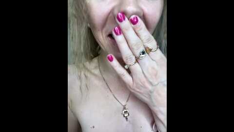 Media: alenushka888 Bongacams 2023-11-25 10:14:00