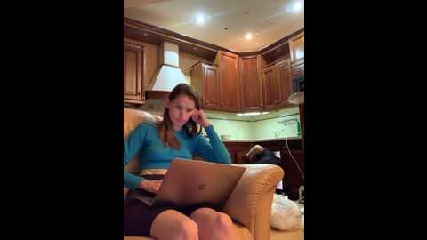 Media: sexy_sweets Bongacams 2023-11-25 21:18:00