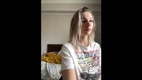 Media: vik1one1 Bongacams 2023-11-27 05:26:00