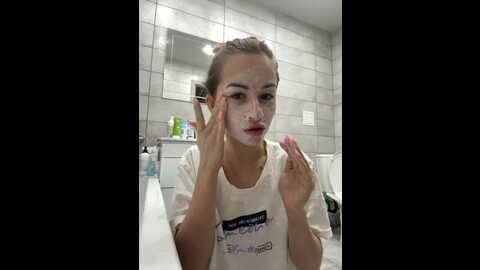 Media: _molly_mae_ Bongacams 2023-11-29 10:08:00