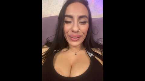Media: missjasmine07 Bongacams 2023-11-30 00:05:00