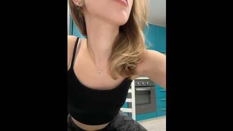 Media: _molly_mae_ Bongacams 2023-12-06 19:38:00