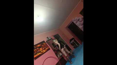 Media: lisavsvolk Bongacams 2023-12-06 16:39:00