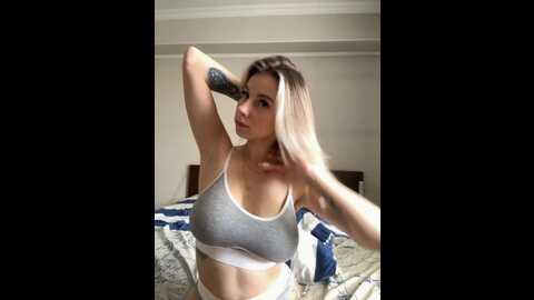 Media: vik1one1 Bongacams 2023-12-06 05:26:00
