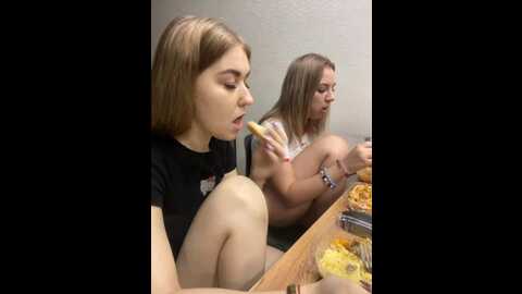 Media: karolina7 Bongacams 2023-12-09 10:16:00