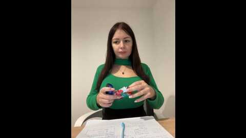 Media: 17alisa1717 Bongacams 2023-12-13 08:19:00