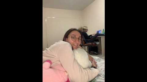 Media: sweet_peaches Bongacams 2023-12-13 17:58:00