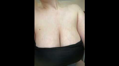 Media: viki_tiki_tak Bongacams 2023-12-15 06:58:00