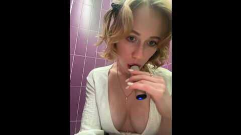 Media: likachkaa Bongacams 2023-12-19 16:48:00