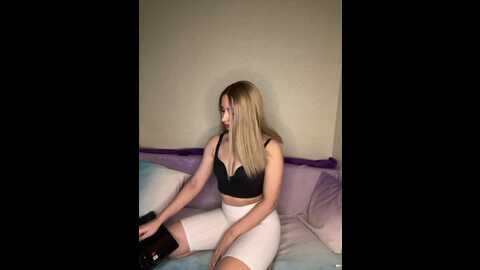Media: myr_kiss Bongacams 2023-12-21 16:54:00