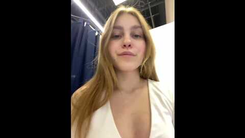 Media: adelaida1001 Bongacams 2023-12-23 11:52:00