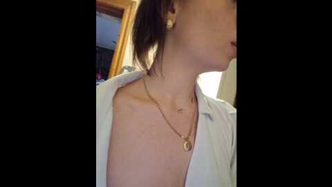 Media: aureliyxxx Bongacams 2023-12-24 03:26:00