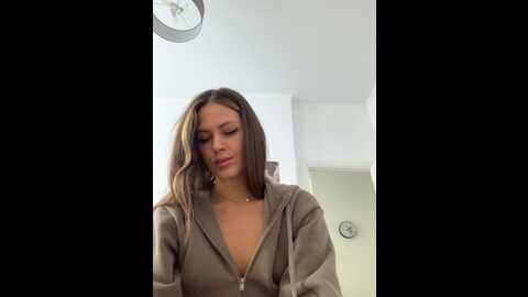 Media: shawty420 Bongacams 2023-12-24 11:00:00