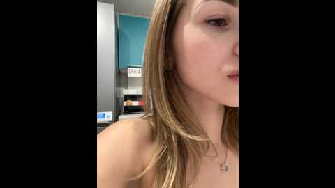 Media: _molly_mae_ Bongacams 2023-12-25 00:04:00