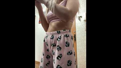 Media: babymur Bongacams 2023-12-25 09:20:00