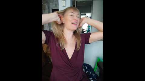Media: terrirose Bongacams 2023-12-25 11:54:00