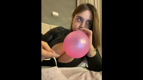 Media: tuda__suda Bongacams 2023-12-25 19:36:00
