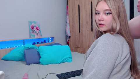 Media: lost_wanderers Bongacams 2023-12-26 05:50:00