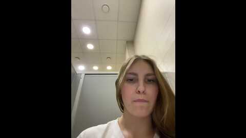 Media: adelaida1001 Bongacams 2023-12-28 09:59:00