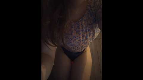 Media: mussypussy222 Bongacams 2023-12-31 21:12:00