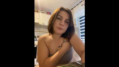 Media: strawberry_1 Bongacams 2024-01-10 11:32:00