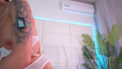 Media: julia93cherry Bongacams 2024-09-18 02:08:00