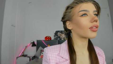 Media: dolly_ll Bongacams 2024-09-23 13:54:00