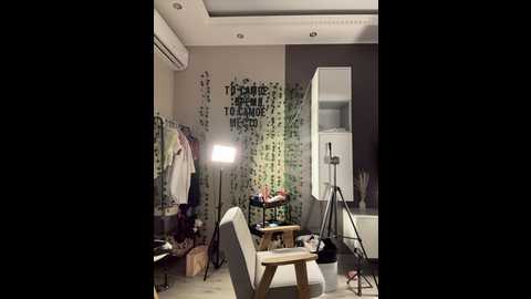 Media: emmacrystall Bongacams 2024-09-25 18:24:00