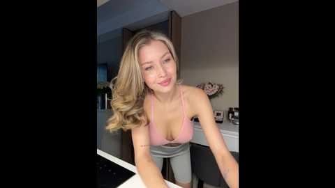 Media: sweetpeach77 Bongacams 2024-10-01 10:59:00