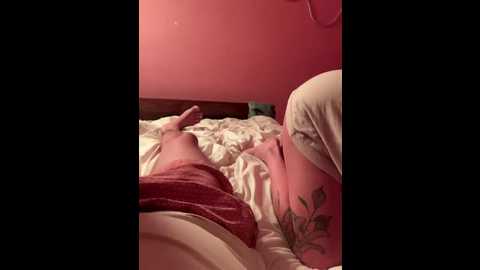 Media: lateloverrr Bongacams 2024-10-03 02:52:00