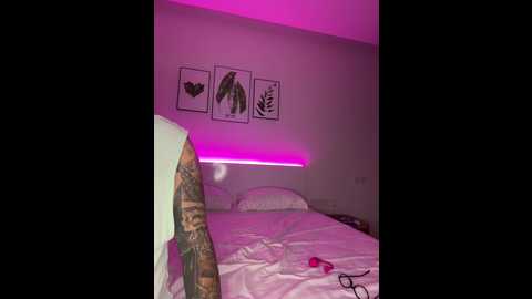 Media: twins666 Bongacams 2024-10-06 01:16:00