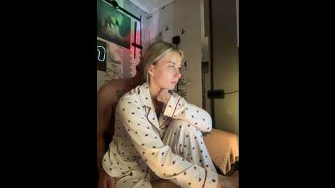 Media: vik1one1 Bongacams 2024-10-13 18:23:00